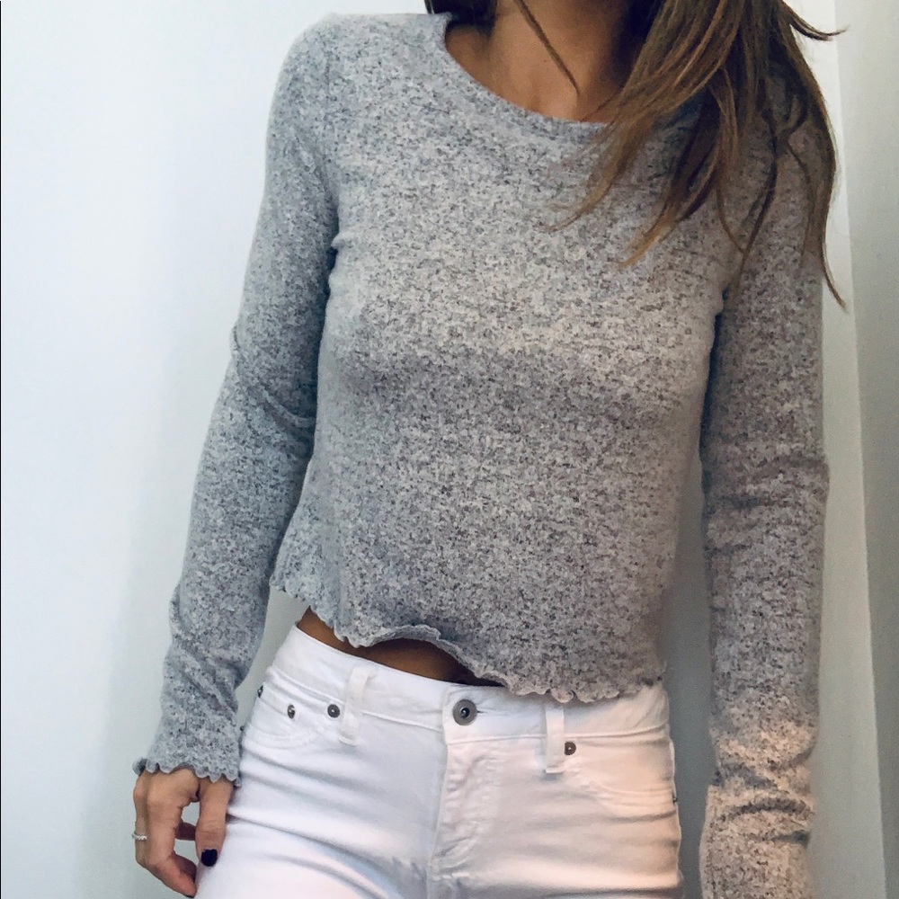 Grey knitted crop sweater!